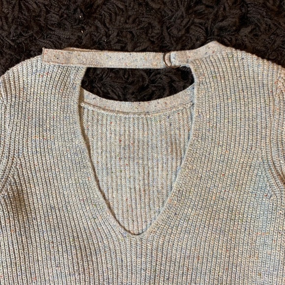NWT AE Sweater with v in back - Picture 4 of 4